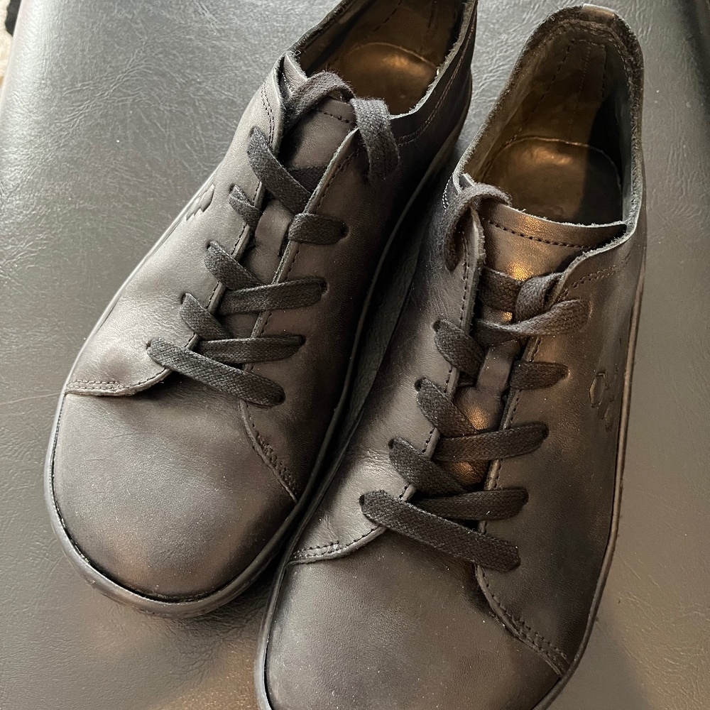 Vivo barefoot leather shoes